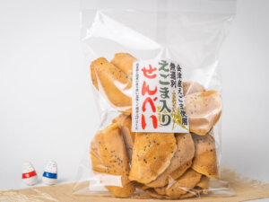 昔なつかしい味のすっきりした甘さのせんべいです。