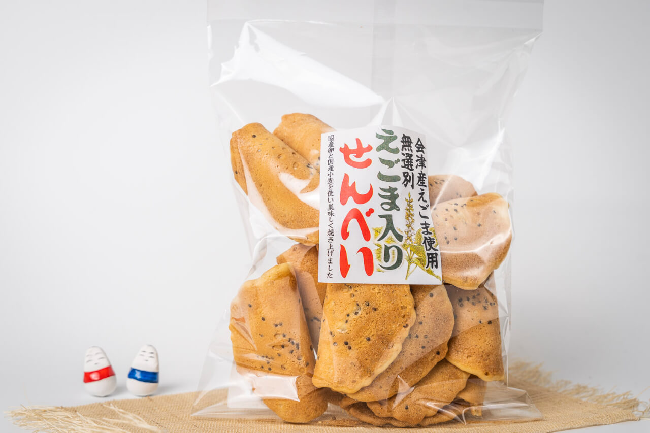 昔なつかしい味のすっきりした甘さのせんべいです。