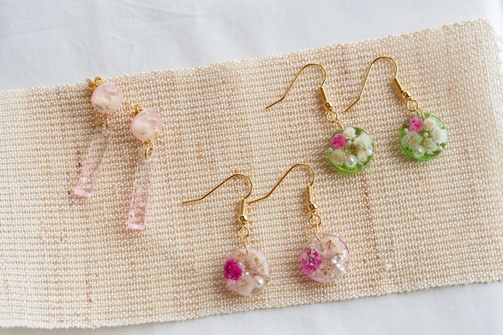 かすみ草ピアス春